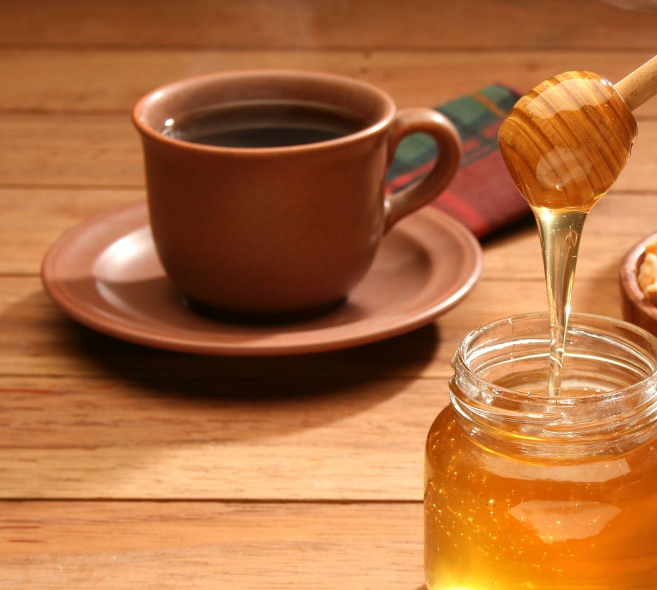 Мед в кофе – защита от простуды!